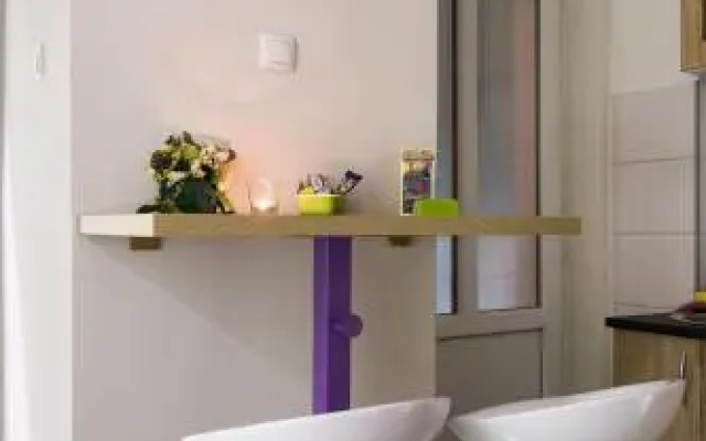 Guest House Purple