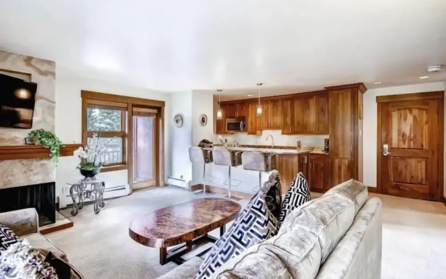 Ski in, Ski out 1 Bedroom Vacation Rental in the Heart of Lionshead Village with Heated Slope Side Pool and Hot Tub