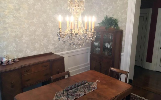 The Parsonage Inn LLC