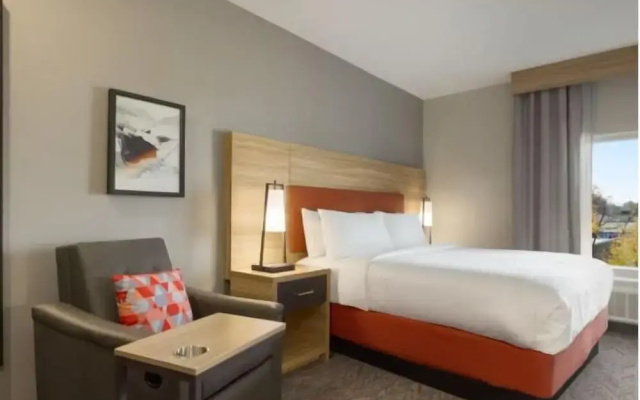 Candlewood Suites Pittston by IHG
