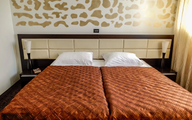 Hotel Diplomat