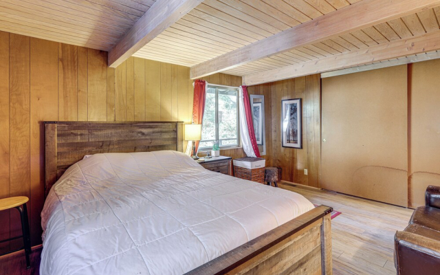 Running Springs Retreat: Ski, Hike & Relax!