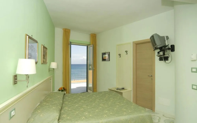 Hotel Rivamare