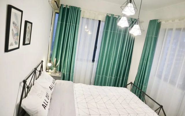 Qing Apartment Family Theatre