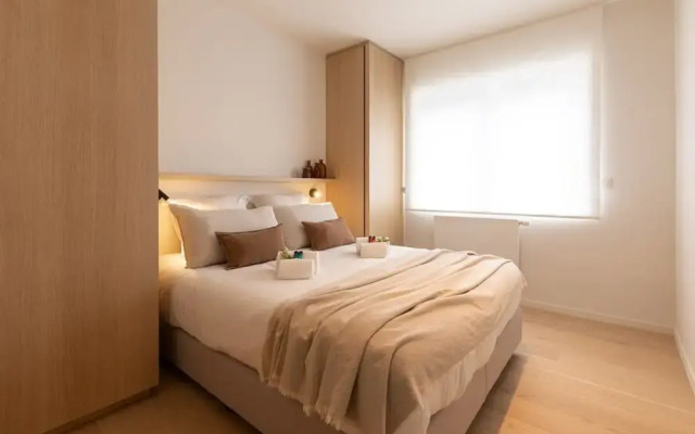Stunning Apartment on top Location With Parking