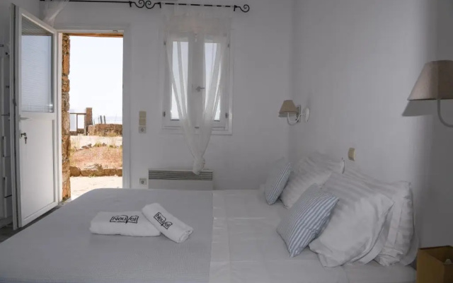 Rock Villa-Guest house by Neuvel