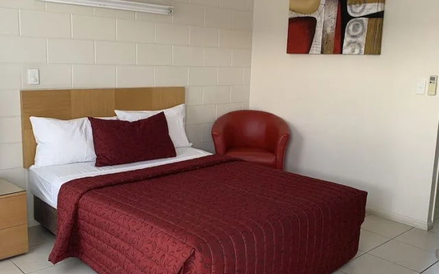 Collinsville Motel