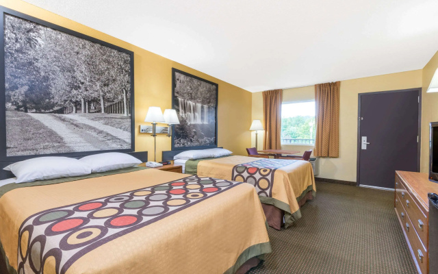 Super 8 by Wyndham Williamsburg
