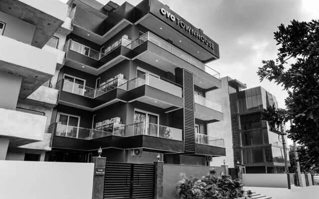 Super Townhouse 158 Near Netaji Subhash Marg Near Appu Ghar