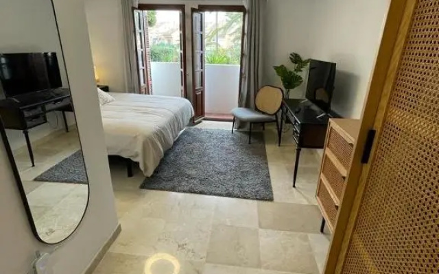 Exquisite NEW townhouse/Front Beach/2BEDR/2,5BATH