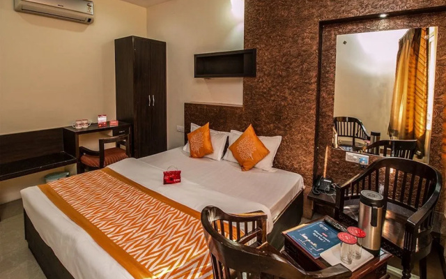 OYO 1919 Hotel Monarch Regency
