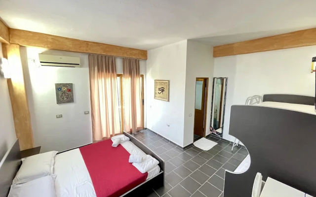 Oasis Hotel