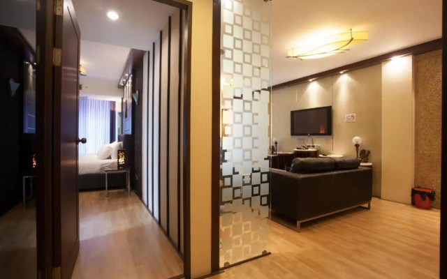 2C - 2 Bedroom Downtown Apartment With Shared Pool