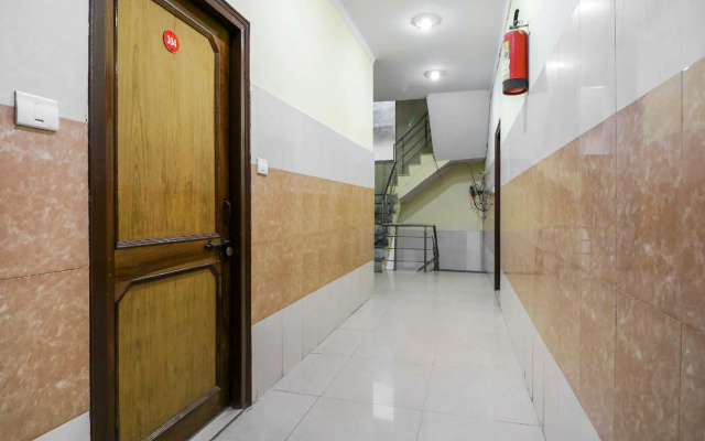 OYO 48507 Hotel Gayatri Delux