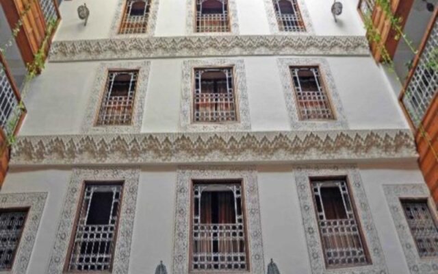 Отель Riad Dar Dmana Марокко, Фес - отзывы, цены и фото номеров - забронировать отель Riad Dar Dmana онлайн вид на фасад