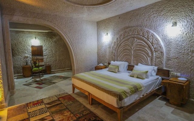 Kalsedon Cave Suites