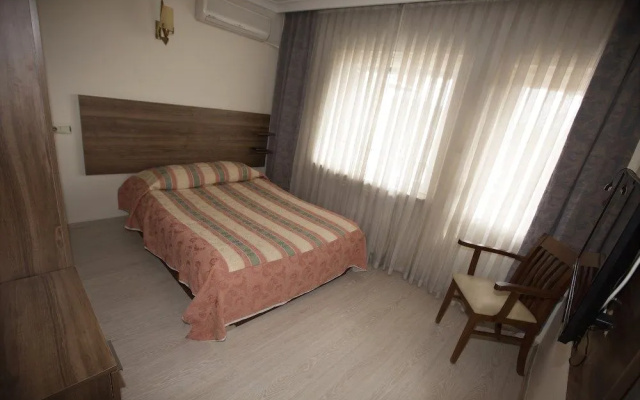 Grand Astra Hotel