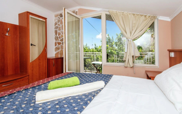 Cozy Holiday Home in Zadar with Swimming Pool