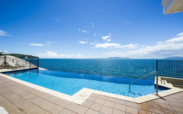 1 Bright Point Apartment 5402