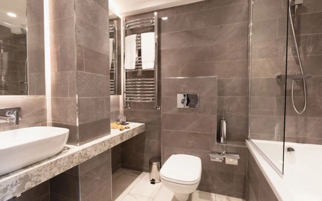 Clarendon Suites