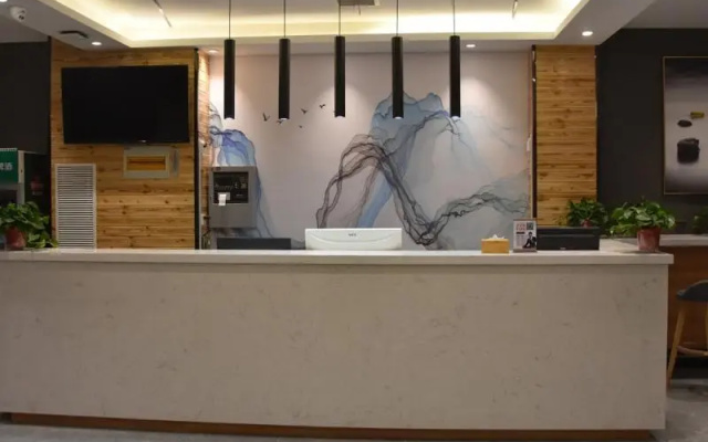 Shell Hotel Kaifeng Jin'an Road Bianxihu Wanda Plaza