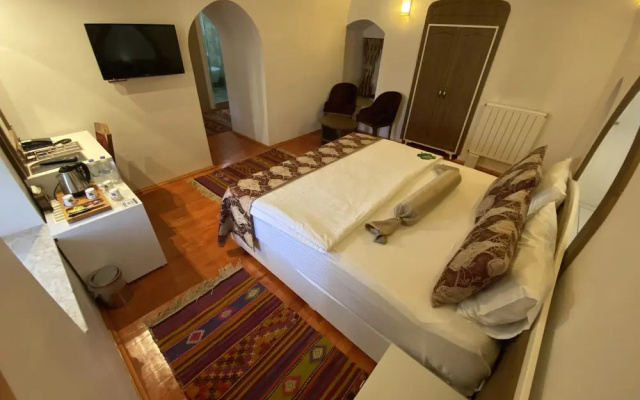 Behrampasa Otel Cafe Restaurant
