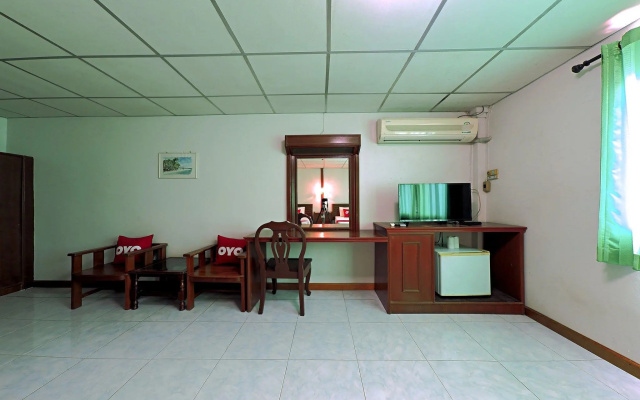 Dumrong Town Hotel