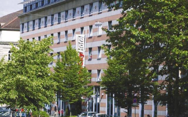 Отель IntercityHotel Nürnberg Германия, Нюрнберг - 2 отзыва об отеле, цены и фото номеров - забронировать отель IntercityHotel Nürnberg онлайн вид на фасад