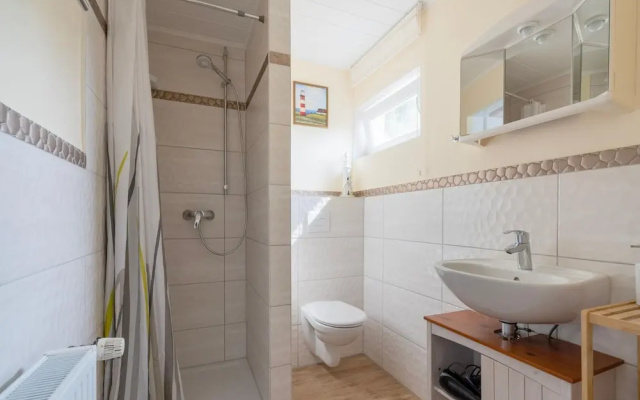 Snug Bungalow in Insel Poel Germany near Beach