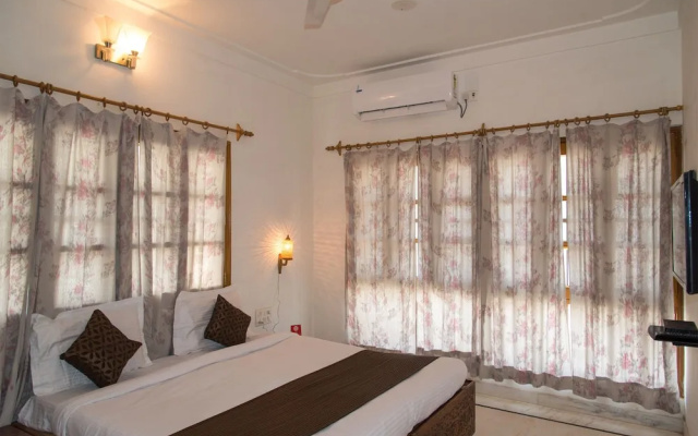 OYO 10412 Home Exotic 4BHK Villa Govardhan Vilas