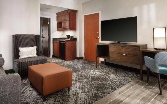 Hilton Charlotte Airport