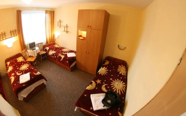 Hotel Daisy Budget