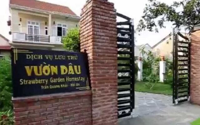Отель Strawberry Garden Homestay вид на фасад