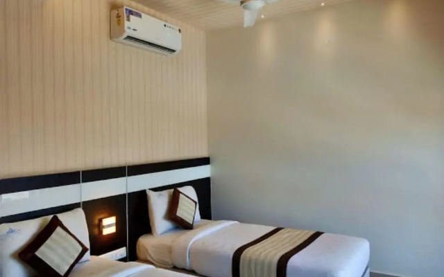 Yuvraj Palace Inn