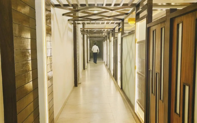 Hotel Diamond Creek ,Near Railway Station