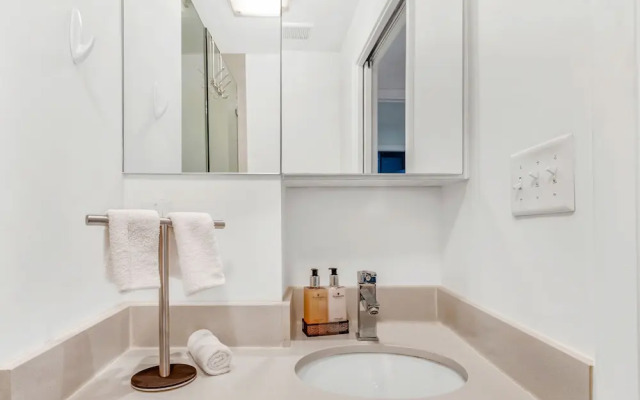 Modern 2-BD Condo in the Heart of Miami