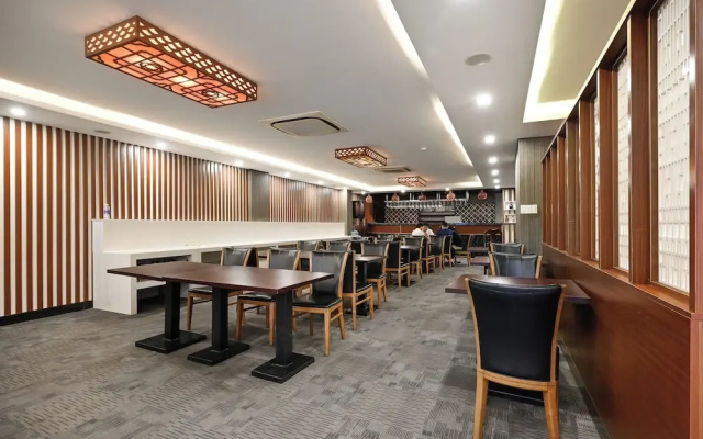 Sunshine Airport Hotel