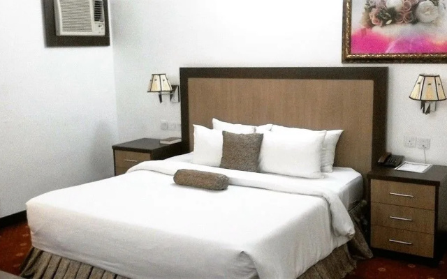 Immaculate Suites & Apartments