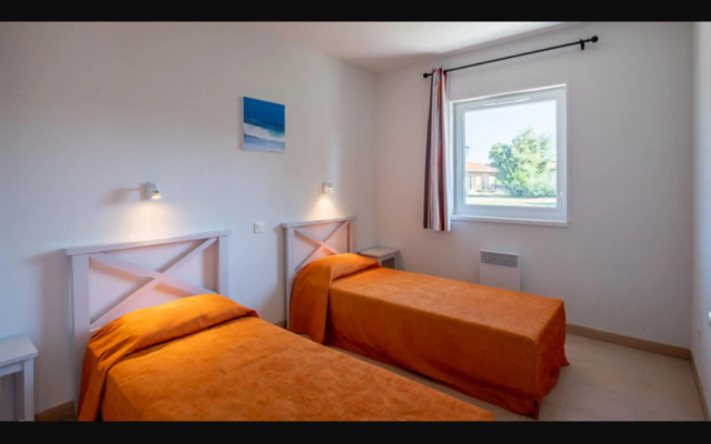 Le Domaine des Grands Lacs-TwoBedroom  Apartment
