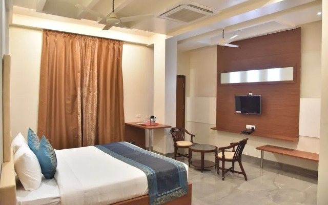 Hotel RK Grand