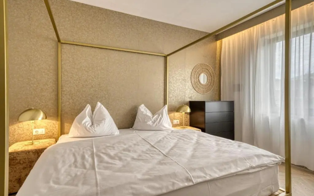 goldfinger + suites