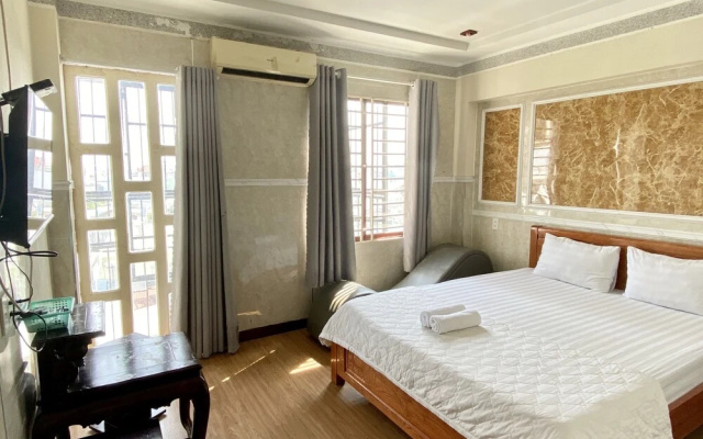OYO 506 Phuong Hoang Hotel