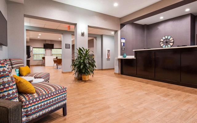 Best Western Ingleside Inn & Suites