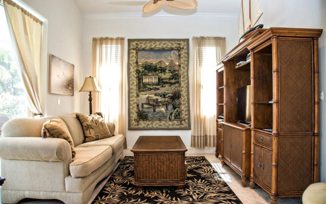 1372 Leland Way