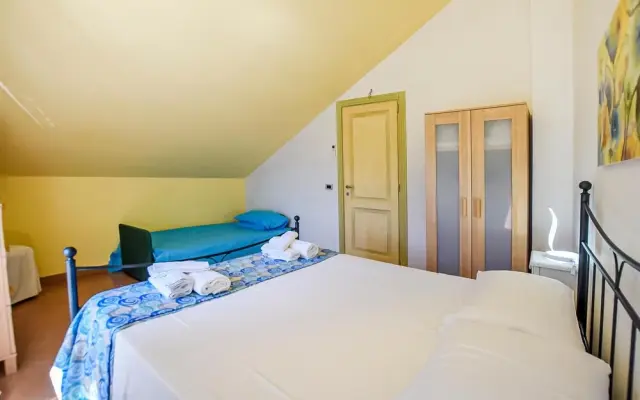 Nice Home in Santa Maria di Castell With 3 Bedrooms and Wifi