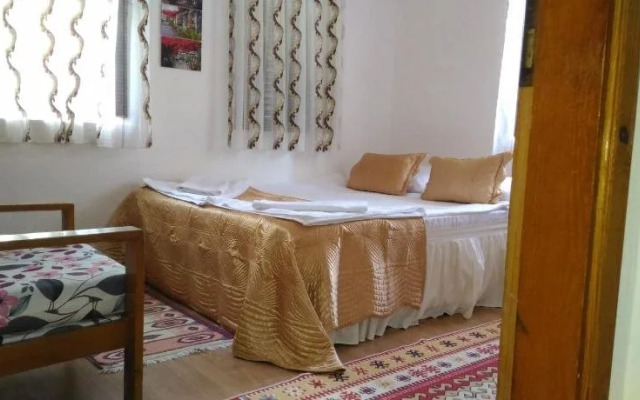 Yukser Hostel