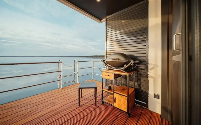 Hausboot am Grabendorfer