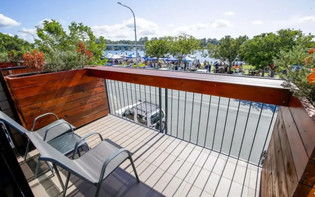 Gorgeous 2-bed Apartment By Shops