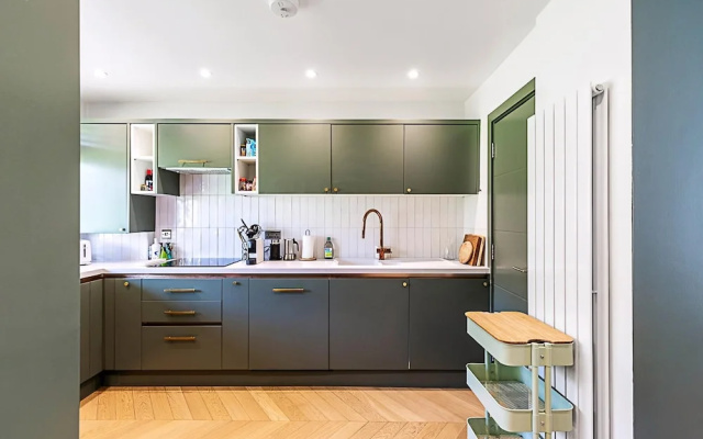 Stylish Islington Garden Flat Sleeps Four