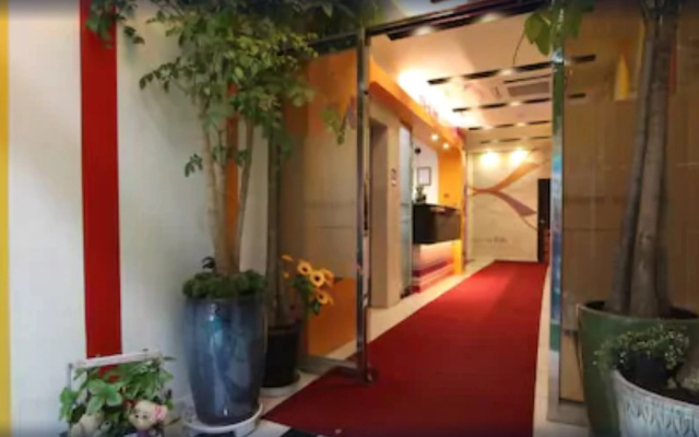 Show Hotel